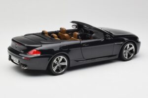BMW M6 E64 Kabriolett Sapphire Black Kyosho 1:18 80430417424 Metall - pilt 4/9