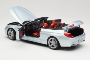 BMW M6 F12 Kabriolett Silverstone Silver Paragon 1:18 8043225656 Metall - pilt 5/8