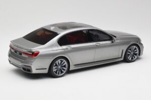 BMW M760i G12 V12 Final Edition Hall GT Spirit 1:18 GT478 Vaik - pilt 2/6