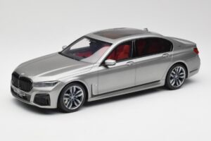 BMW M760i G12 V12 Final Edition Hall GT Spirit 1:18 GT478 Vaik