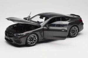 BMW M8 F92 Grey Metallic Minichamps 1:18 110029022 Metall - pilt 2/8