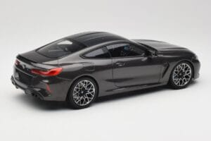 BMW M8 F92 Grey Metallic Minichamps 1:18 110029022 Metall - pilt 3/8