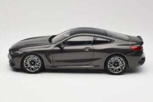 BMW M8 F92 Grey Metallic Minichamps 1:18 110029022 Metall - pilt 4/8