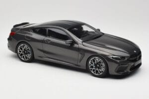 BMW M8 F92 Grey Metallic Minichamps 1:18 110029022 Metall - pilt 6/8