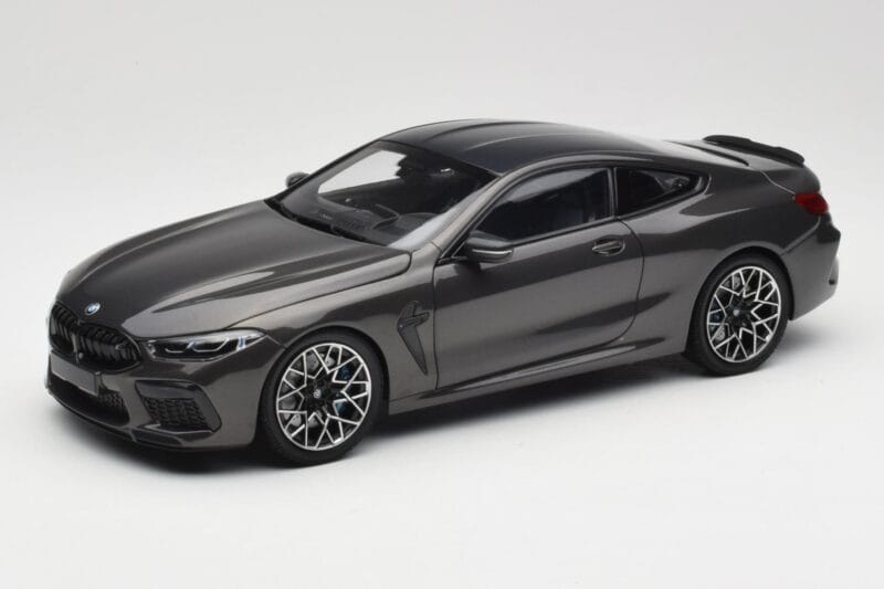 BMW M8 F92 Grey Metallic Minichamps 1:18 110029022 Metall