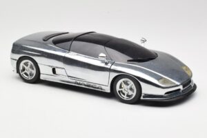 BMW Nazca M12 Chrome Silver Revell 1:18 08916 Metall - pilt 6/8