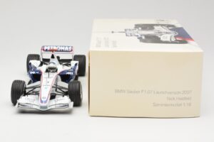 BMW Sauber F1.07 #9 N. Heidfeld Launch Version 2007 Minichamps 1:18 80430426994 Metall - pilt 6/7