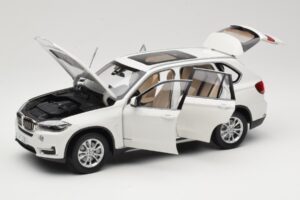 BMW X5 E70 Alpine White Paragon 1:18 PA-97073 Metall - pilt 2/8