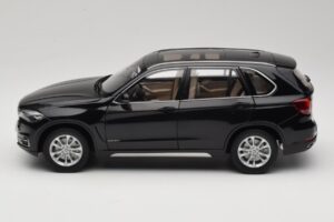 BMW X5 E70 Sapphire Black Paragon 1:18 PA-97071 Metall - pilt 4/8