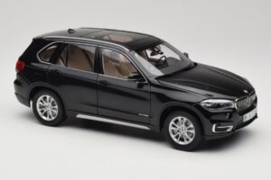 BMW X5 E70 Sapphire Black Paragon 1:18 PA-97071 Metall - pilt 6/8