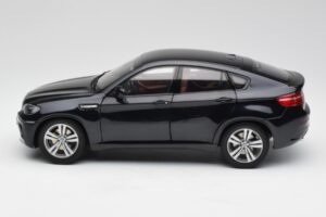 BMW X6 M F86 Must Kyosho 1:18 80432157613 Metall - pilt 4/8