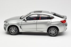 BMW X6 M F86 Donington Hall Metallik Norev 1:18 80432364886 Metall - pilt 4/8