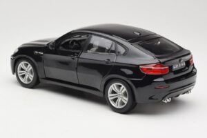 BMW X6 M E71 Must Bburago 1:18 18-12081 Metall - pilt 7/8