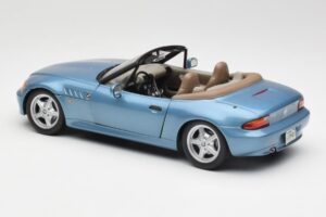 BMW Z3 E36/7 James Bond Goldeneye Sinine Metallic UT Models 1:18 180024336 Metall - pilt 7/8