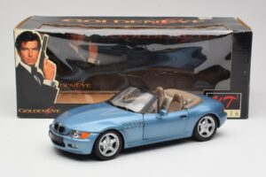 BMW Z3 E36/7 James Bond Goldeneye Sinine Metallic UT Models 1:18 180024336 Metall - pilt 8/8