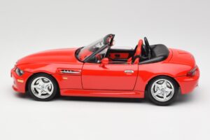 BMW Z3 E36/7 Roadster Punane Bburago 1:18 3349 Metall - pilt 4/8