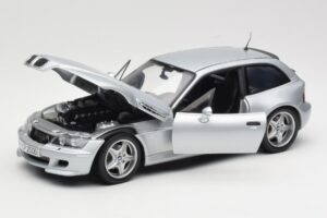 BMW Z3 M Coupe E36/8 Hõbedane UT 1:18 80430020856 Metall - pilt 2/8