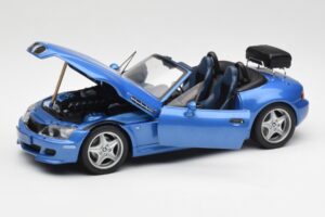 BMW Z3 M Roadster Pagasikandjaga Sinine Metallik UT Models 1:18 20416 Metall - pilt 2/8