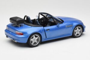BMW Z3 M Roadster Pagasikandjaga Sinine Metallik UT Models 1:18 20416 Metall - pilt 3/8