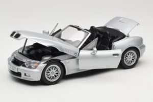 BMW Z3 Roadster 1.8 Hõbedane Edasimüüja Väljaanne UT Models 1:18 80439411712 Metall - pilt 2/8