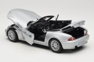 BMW Z3 Roadster 1.8 Hõbedane Edasimüüja Väljaanne UT Models 1:18 80439411712 Metall - pilt 5/8