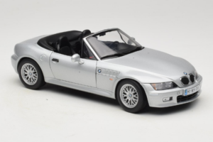 BMW Z3 Roadster 1.8 Hõbedane Edasimüüja Väljaanne UT Models 1:18 80439411712 Metall - pilt 6/8
