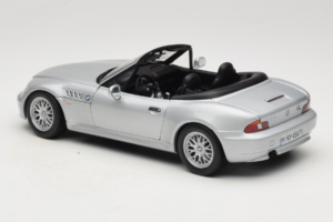 BMW Z3 Roadster 1.8 Hõbedane Edasimüüja Väljaanne UT Models 1:18 80439411712 Metall - pilt 7/8
