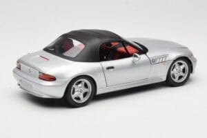 BMW Z3 Roadster 1.8 Hõbedane UT Models 1:18 20404 Metall - pilt 3/8