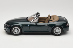 BMW Z3 Roadster 2.8 Tummeroheline Edasimüüja Väljaanne UT Models 1:18 80439411713 Metall - pilt 4/8