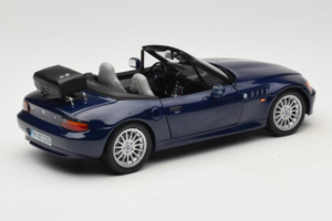 BMW Z3 Roadster Sinine Edasimüüja Väljaanne UT Models 1:18 80439422186 Metall - pilt 3/8