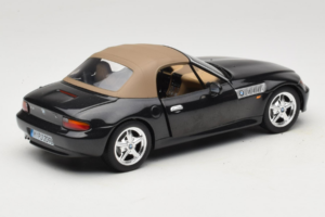 BMW Z3 Roadster Roheline Edasimüüja Väljaanne UT Models 1:18 80439411711 Metall - pilt 3/8