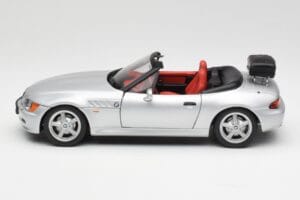 BMW Z3 Roadster Pagasikandjaga Hõbe UT Models 1:18 20407 Metall - pilt 4/8
