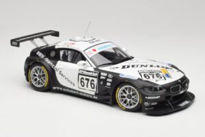 BMW Z4 #676 H. Stuck / J. Hennerici / D. Hurtgen Team Schubert Nürburgring 24 Hours 2006 AUTOart 1:18 80649 Metall - pilt 4/6