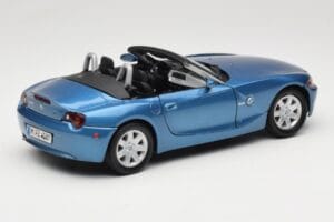 BMW Z4 E85 Sinine Metallic Motormax 1:18 73144 Metall - pilt 3/8