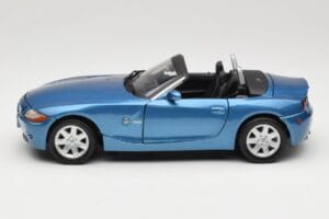 BMW Z4 E85 Sinine Metallic Motormax 1:18 73144 Metall - pilt 4/8