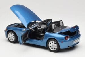 BMW Z4 E85 Sinine Metallic Motormax 1:18 73144 Metall - pilt 5/8