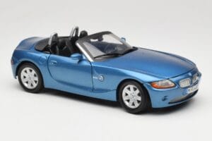 BMW Z4 E85 Sinine Metallic Motormax 1:18 73144 Metall - pilt 6/8