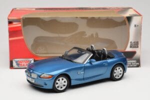 BMW Z4 E85 Sinine Metallic Motormax 1:18 73144 Metall - pilt 8/8