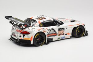 BMW Z4 E89 GT3 #888 Triple Eight Racing L. Mowle / J. Ratcliffe 24 Hours of Spa 2015 Minichamps 1:18 151152388 Metall - pilt 2/6