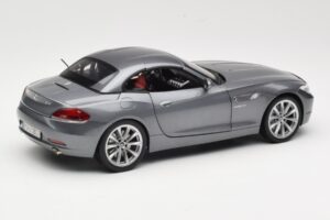 BMW Z4 E89 sDrive 35i Space Grey Metallic Kyosho 1:18 80432147085 Metall - pilt 3/8