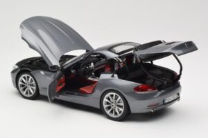 BMW Z4 E89 sDrive 35i Space Grey Metallic Kyosho 1:18 80432147085 Metall - pilt 5/8