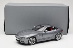 BMW Z4 E89 sDrive 35i Space Grey Metallic Kyosho 1:18 80432147085 Metall - pilt 8/8
