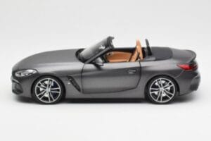 BMW Z4 G29 Hall Metallic Norev 1:18 183270 Metall - pilt 4/8