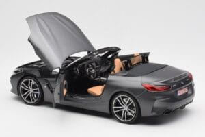 BMW Z4 G29 Hall Metallic Norev 1:18 183270 Metall - pilt 5/8