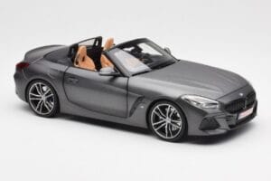 BMW Z4 G29 Hall Metallic Norev 1:18 183270 Metall - pilt 6/8