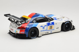 BMW Z4 GT3 #19 Team Schubert J. Muller / D. Muller ADAC 24 Hours Nurburgring 2013 Minichamps 1:18 151132319 Metall - pilt 2/6