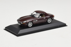 BMW Z8 Pruun Hardtop Minichamps 1:43 BMW019 Metall - pilt 2/4