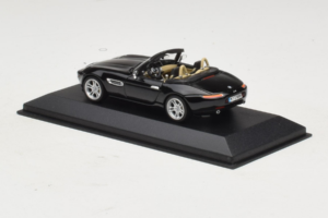 BMW Z8 Kabriolett Must Minichamps 1:43 80420026607-R1 Metall - pilt 3/4