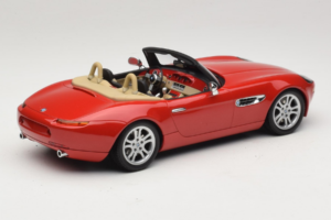 BMW Z8 Punane Minichamps 1:18 155024230 Metall - pilt 2/6