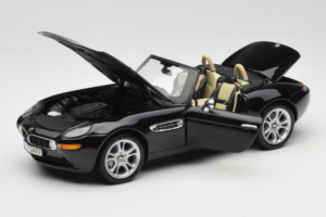 BMW Z8 Must Kyosho 1:18 80439411729 Metall - pilt 2/9